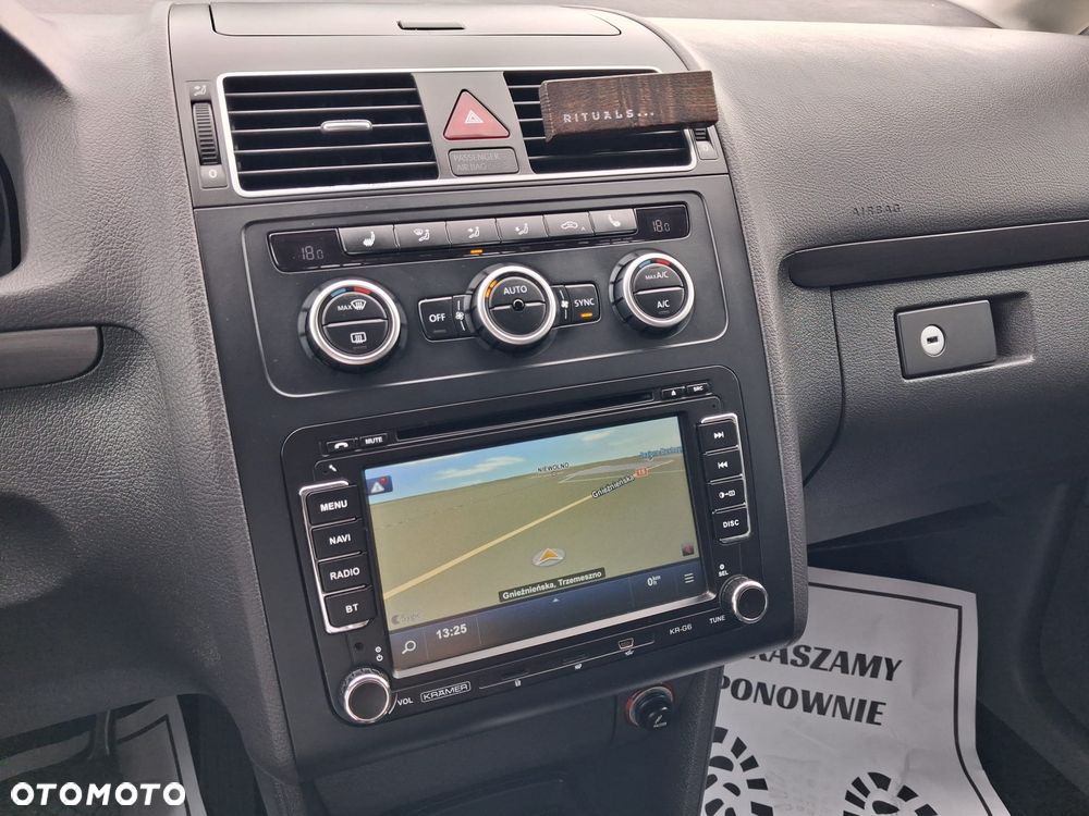 Volkswagen Touran 1.4 TSI DSG Highline - 11
