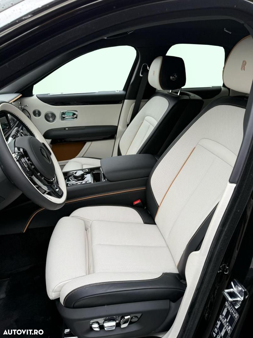 Rolls-Royce Ghost - 6