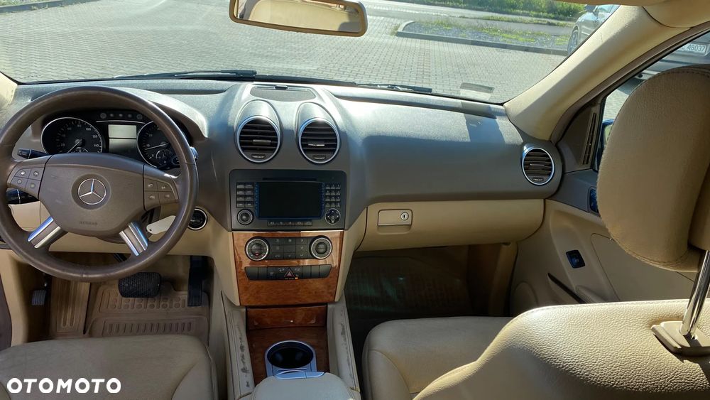 Mercedes-Benz ML 350 4-Matic - 11