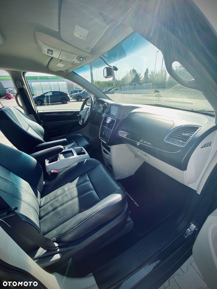 Chrysler Town & Country 3.6 Touring - 9