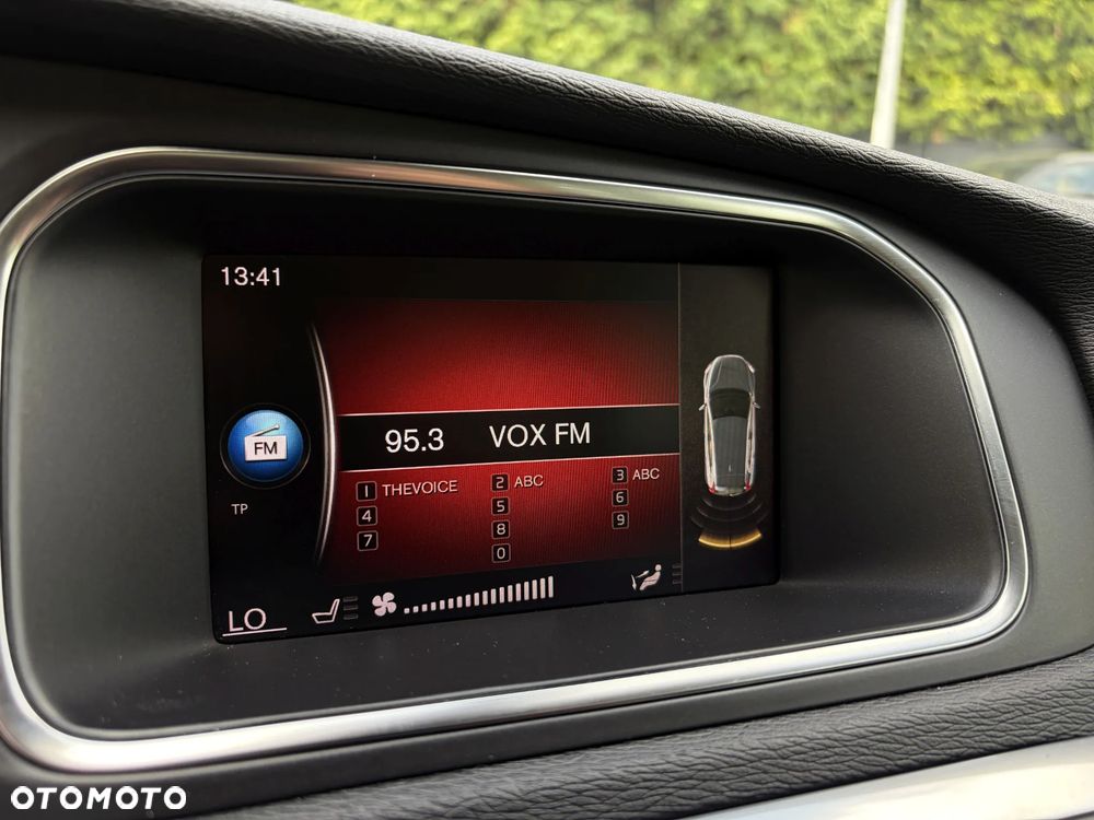 Volvo V40 T3 Momentum - 25