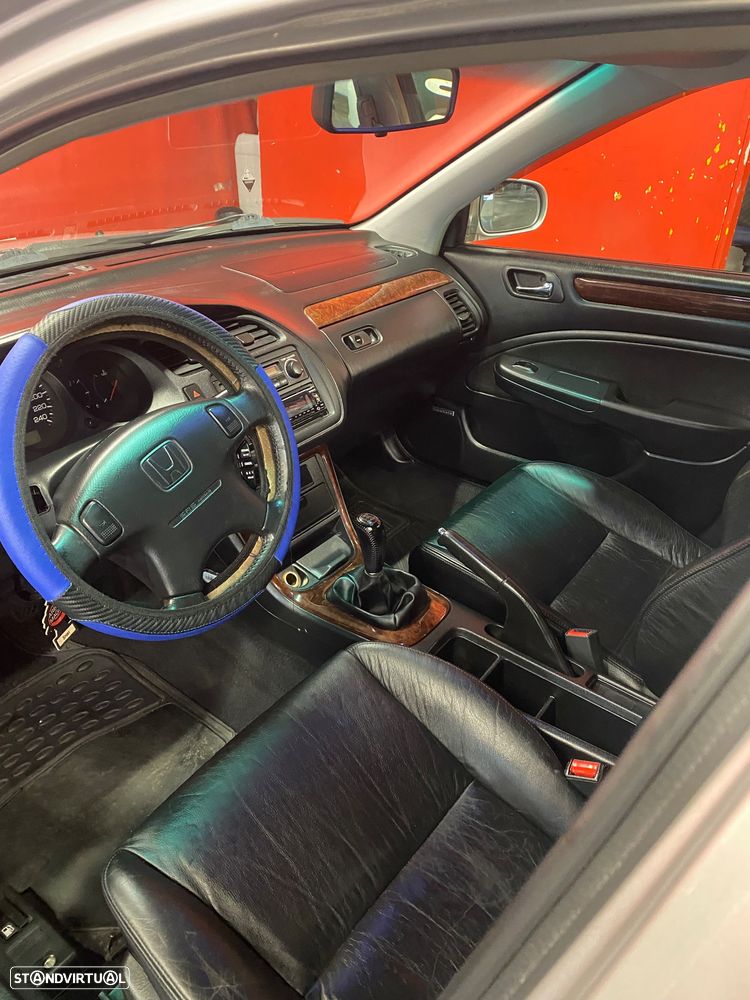 Honda Accord 2.0 ES - 16