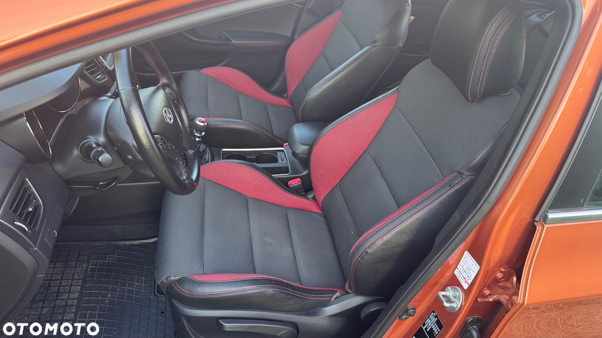 Hyundai i30 1.6 T GDI Turbo - 12
