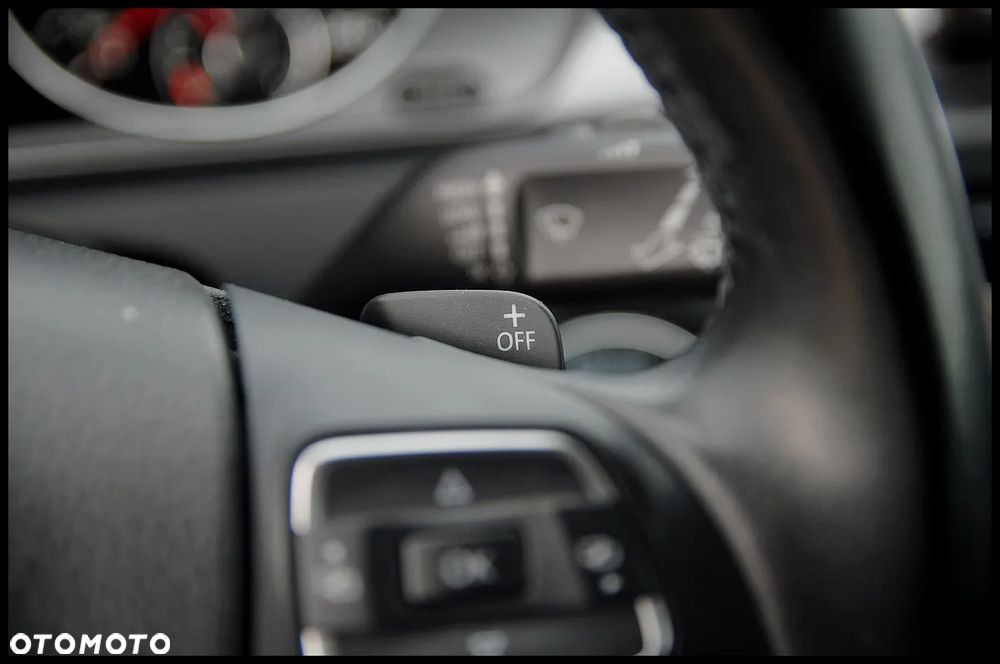 Volkswagen Passat 1.8 TSI DSG Comfortline - 32