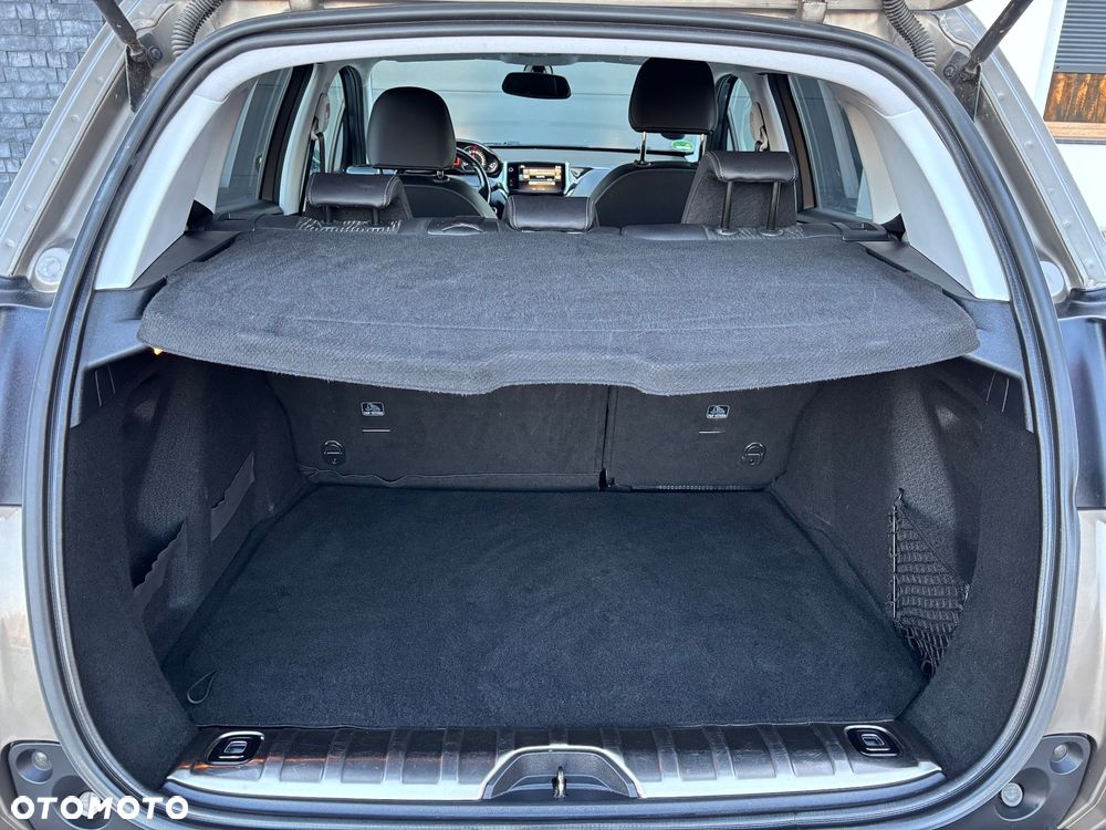 Peugeot 2008 1.6 BlueHDi Allure - 12