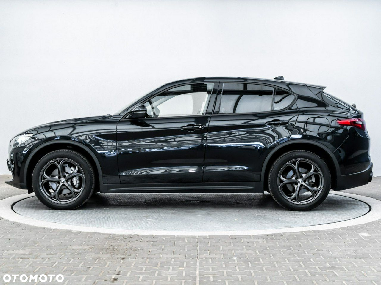 Alfa Romeo Stelvio - 6