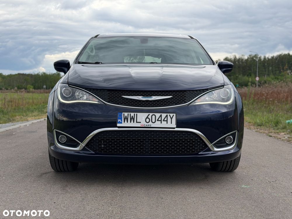 Chrysler Pacifica - 8