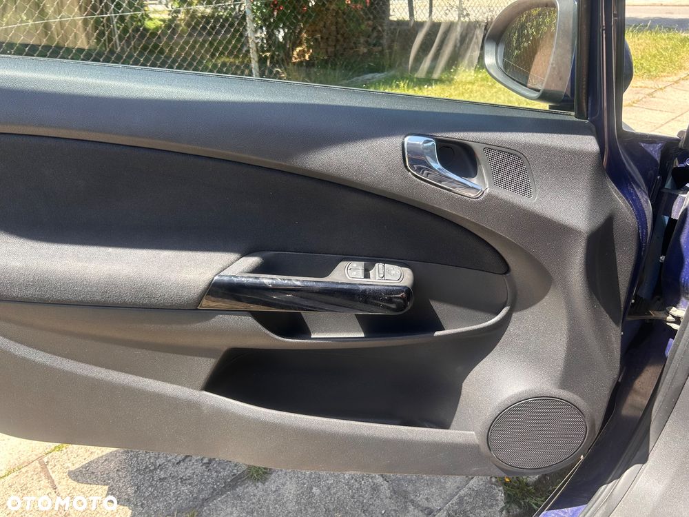 Opel Corsa 1.2 16V Essentia - 14