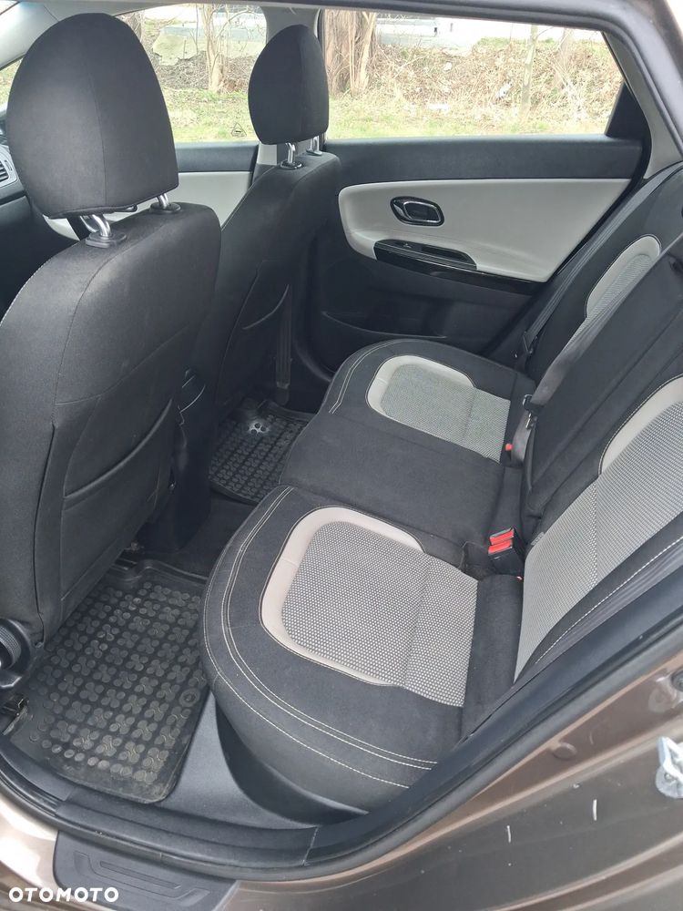 Kia Ceed - 9
