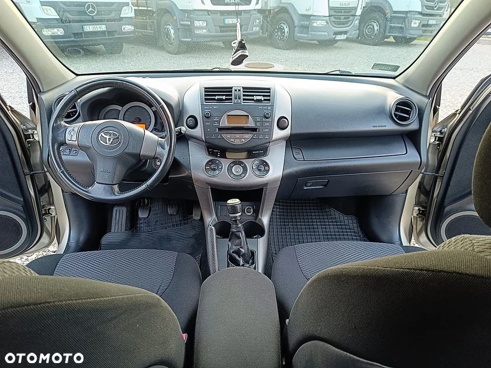 Toyota RAV4 2.2 D-4D Sol - 15