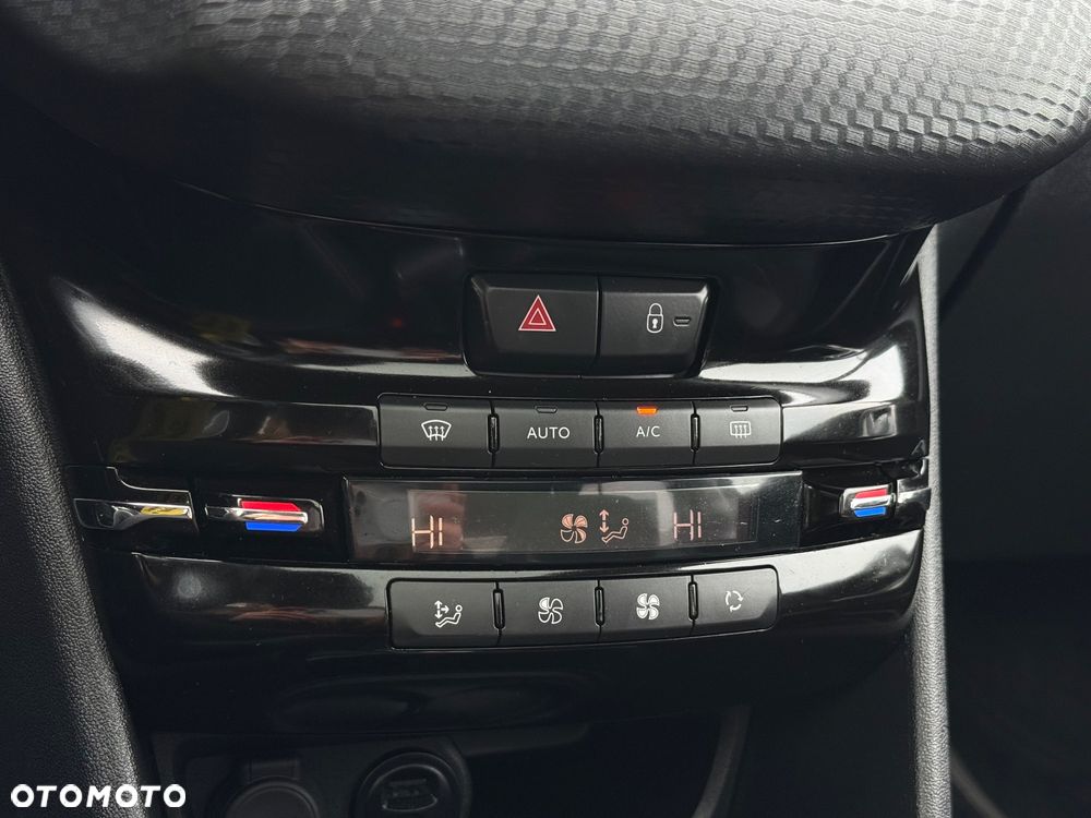 Peugeot 2008 PureTech 110 Stop&Start EAT6 Allure - 23