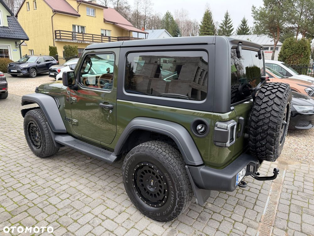 Jeep Wrangler - 34