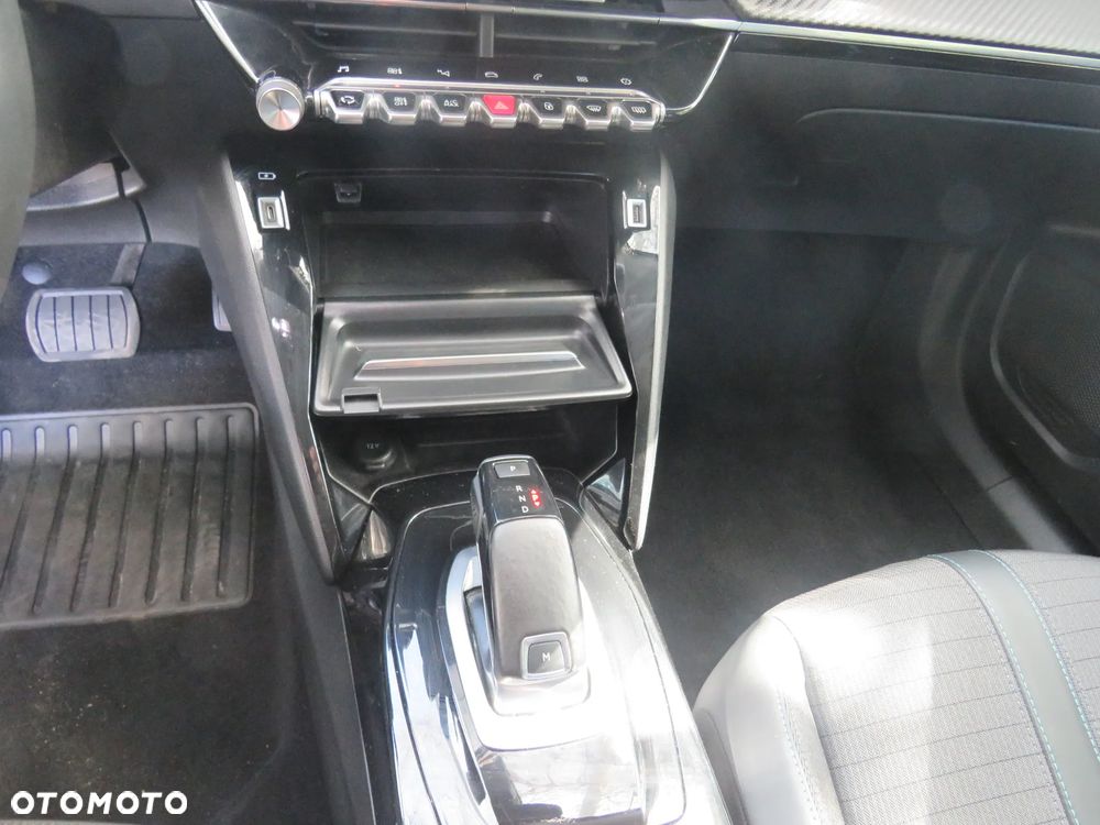 Peugeot 2008 PureTech 130 EAT8 Allure - 12