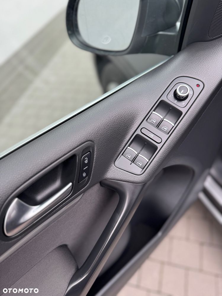 Volkswagen Tiguan 2.0 TDI DPF 4Motion BlueMotion Technology Lounge Sport & Style - 13