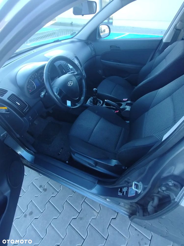 Hyundai i30 1.4 Classic + - 10