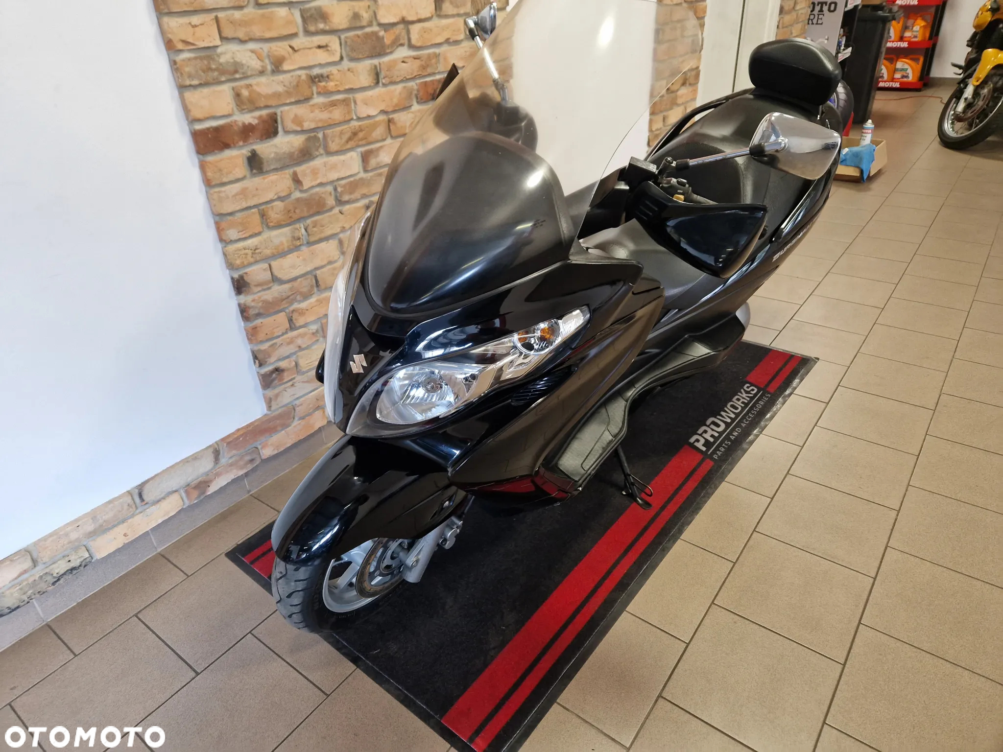 Suzuki Burgman - 9