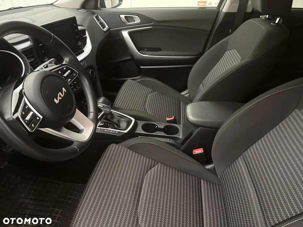 Kia Ceed 1.5 T-GDI M DCT - 11