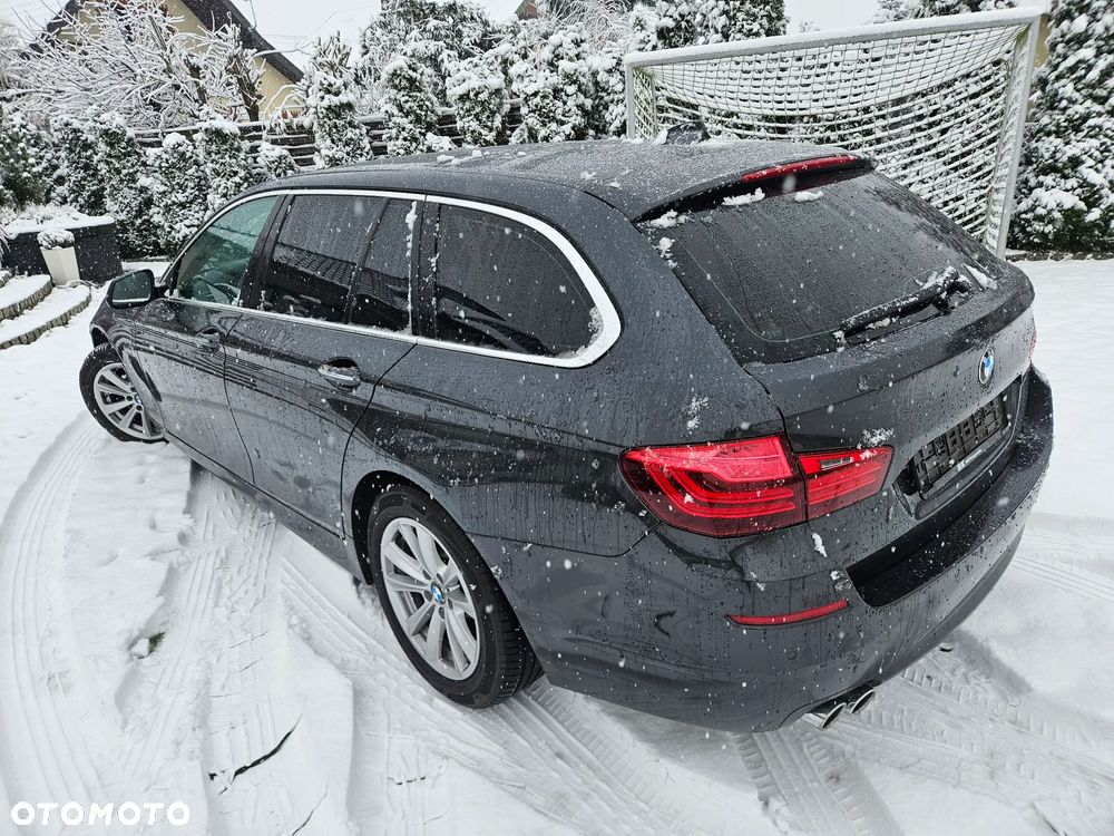 BMW Seria 5 520d xDrive - 13