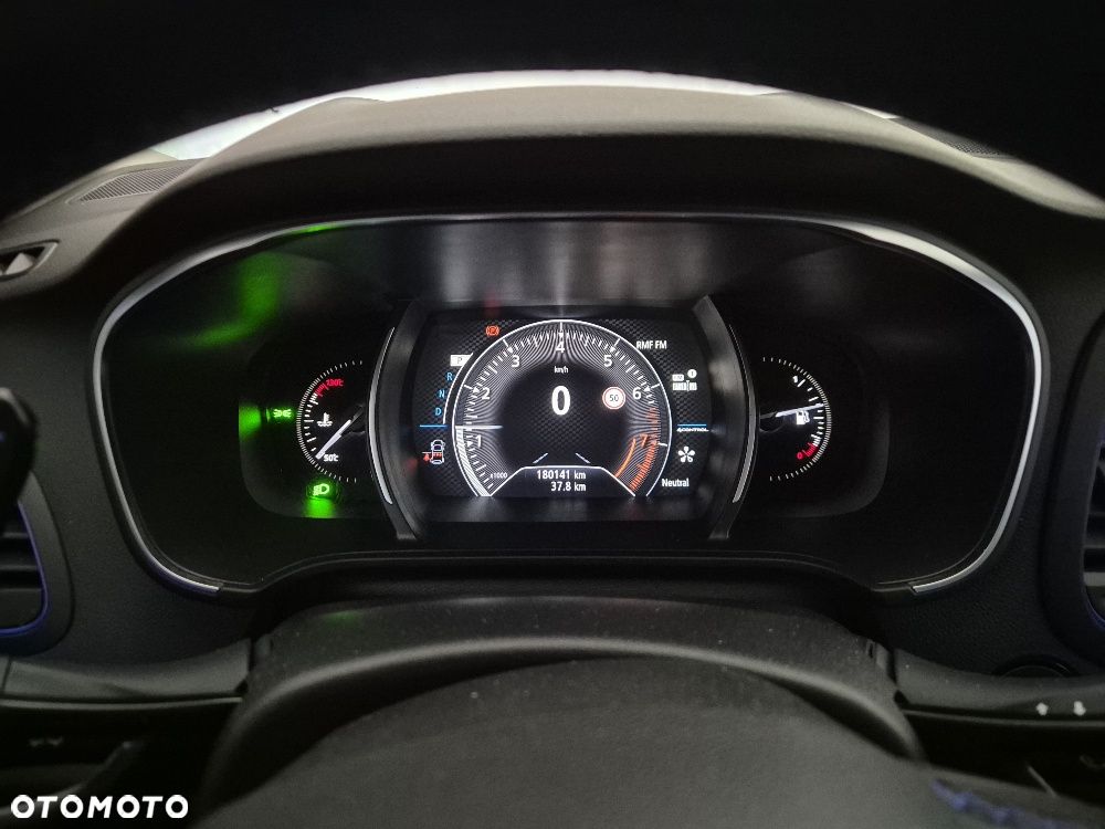 Renault Megane ENERGY TCe 205 EDC GT - 11