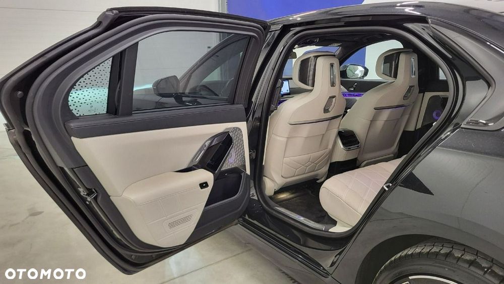 BMW Seria 7 - 22