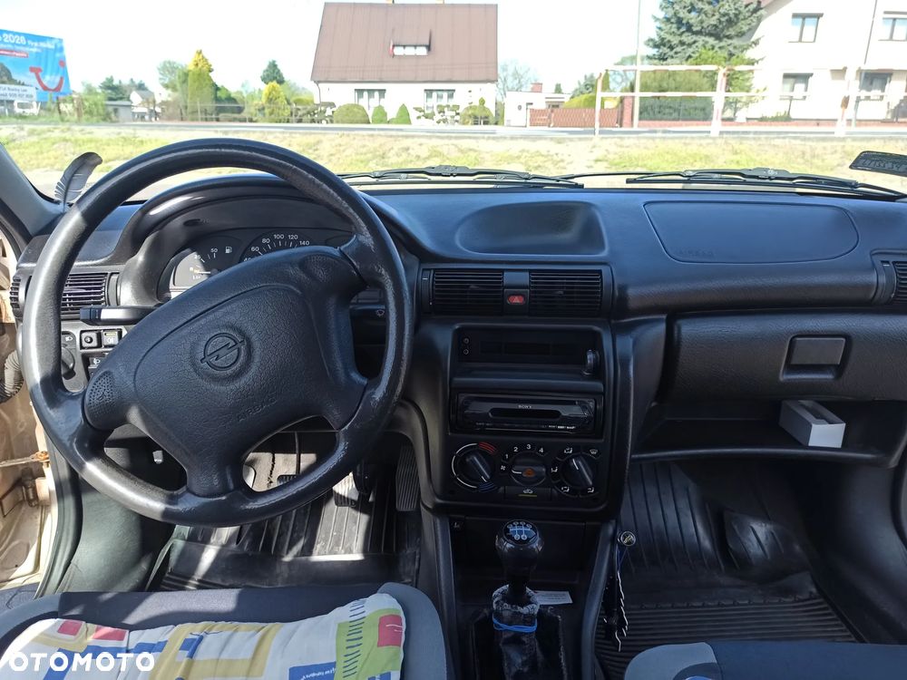 Opel Astra 1.4 Base - 8