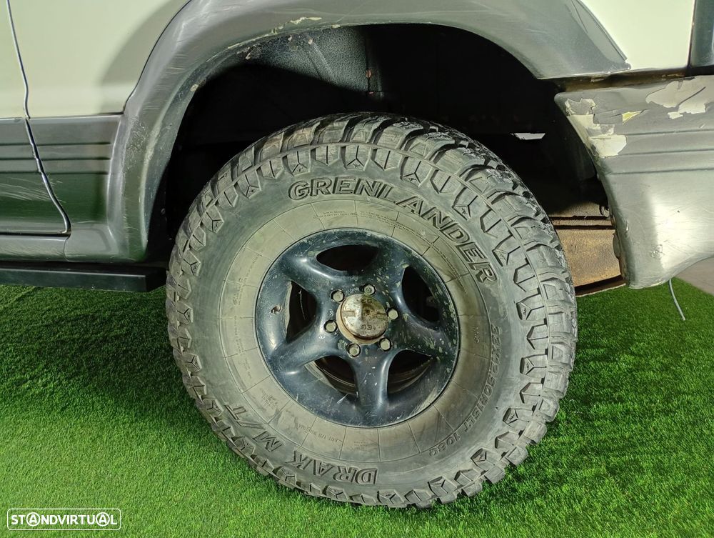 Mitsubishi Pajero 2.5 TDi GLS - 23