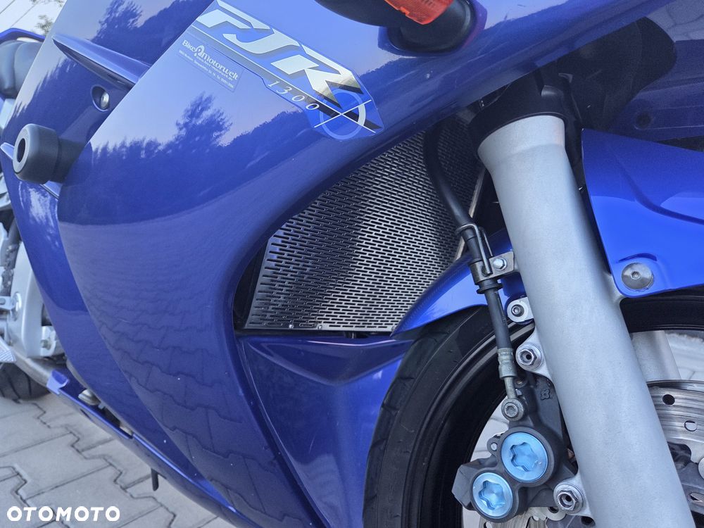 Yamaha FJR - 16