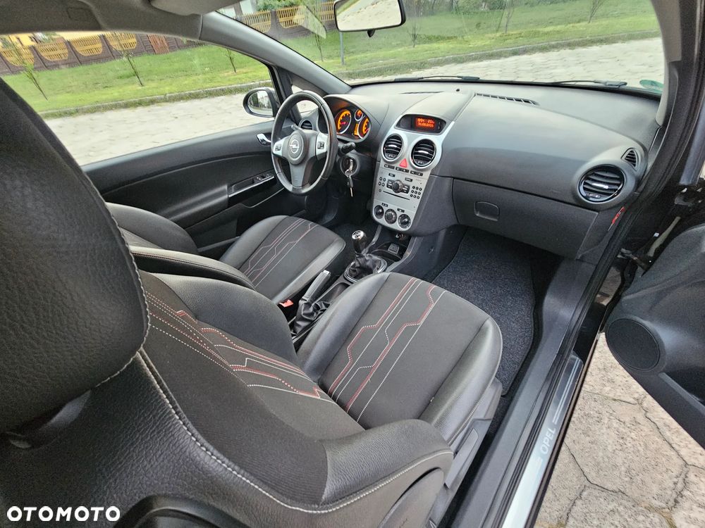 Opel Corsa 1.4 16V 150 Jahre - 6