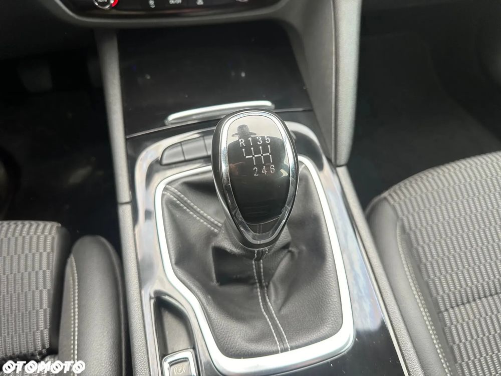 Opel Insignia 2.0 - 18