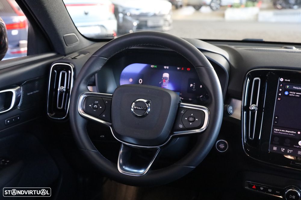 Volvo XC 40 2.0 B3 Plus Dark - 16