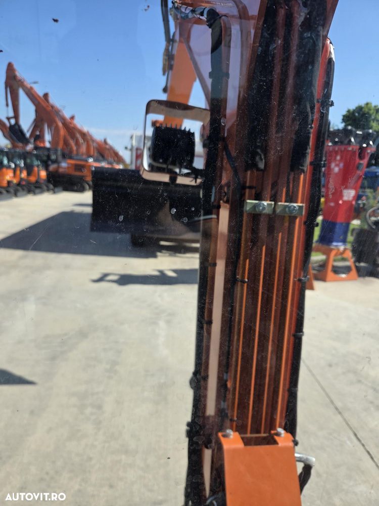 Hitachi ZX26U-6, 2024, 939 ore, Masa operationala 2,74tone, CUPLA RAPIDA mecanica+cupa ingusta+cupa lata+cupa taluz neinclinabila, LAMA NIVELARE, inst picon pe brate, fara aer conditionat, latime 1,2m, ridica 1,6 tone, JAPONIA, leasing-PROMOTIE 31.900Eur+Tva - 19