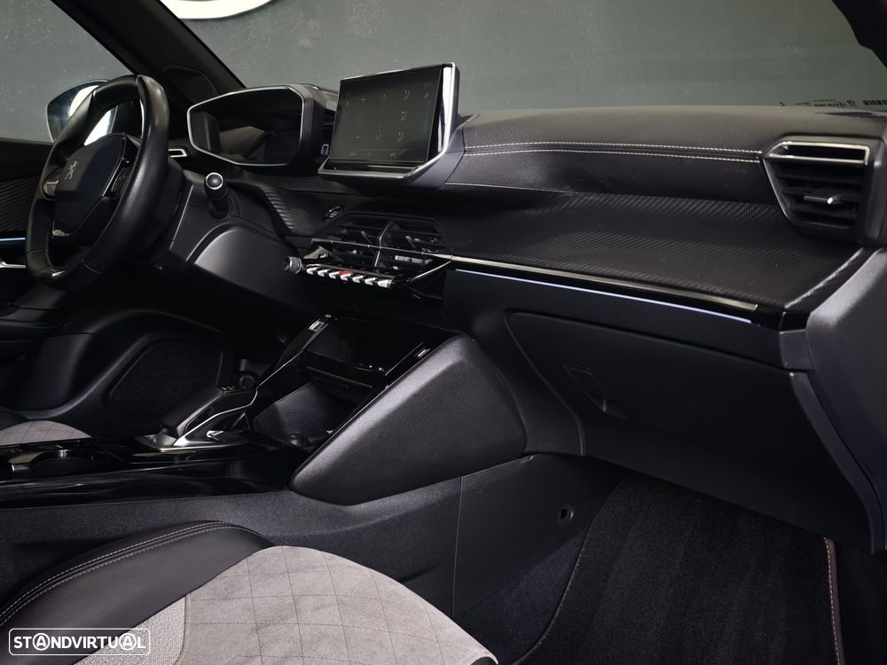 Peugeot e-2008 GT Pack - 36