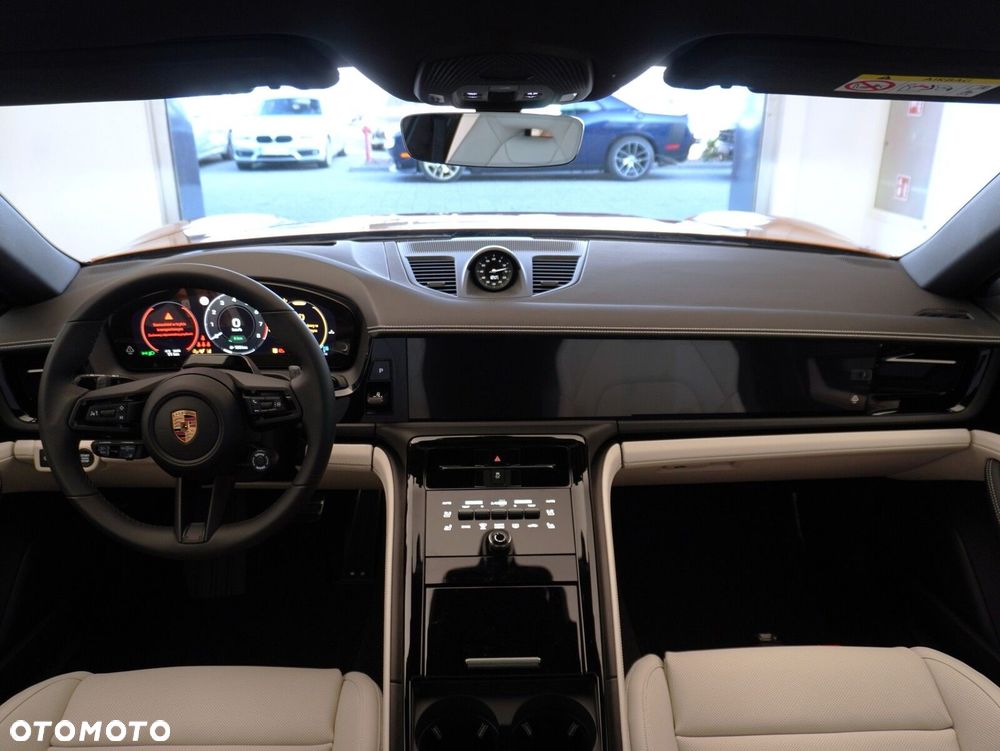 Porsche Panamera 4 E-Hybrid PHEV - 36