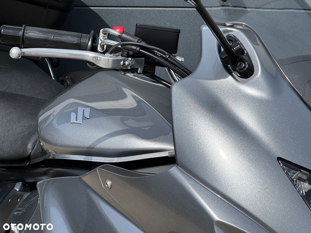 Suzuki GSX - 9