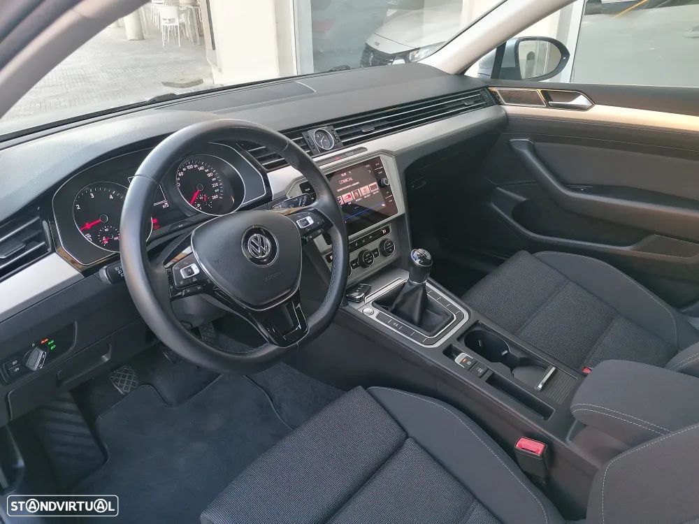 VW Passat Variant 1.6 TDI Confortline - 18