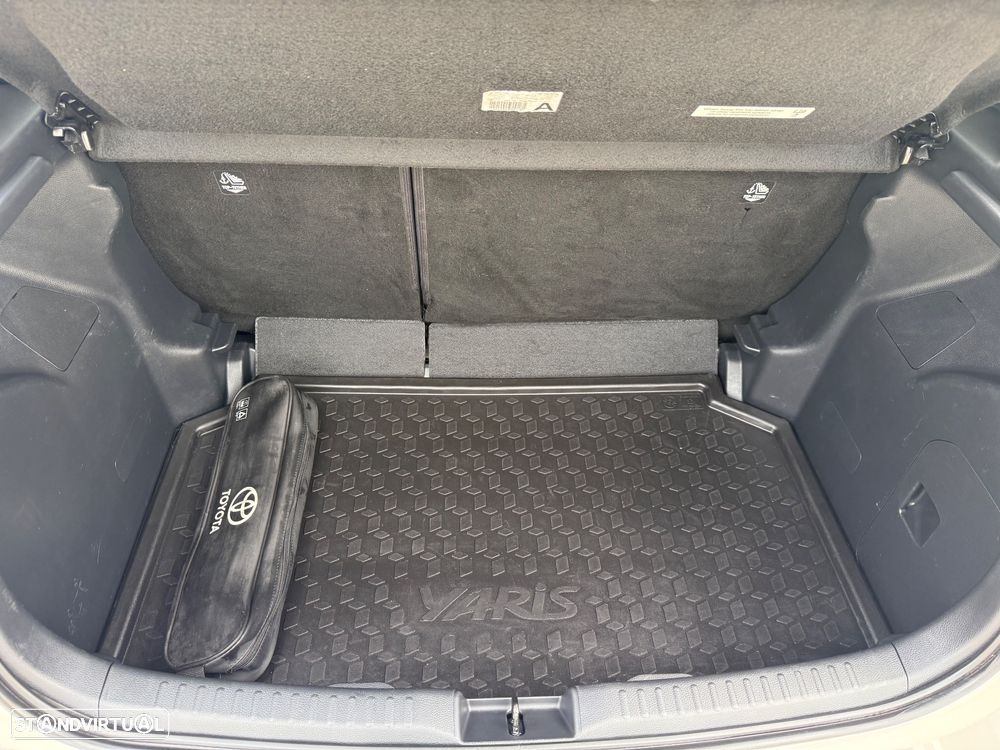 Toyota Yaris 1.5 HDF Comfort Plus - 32