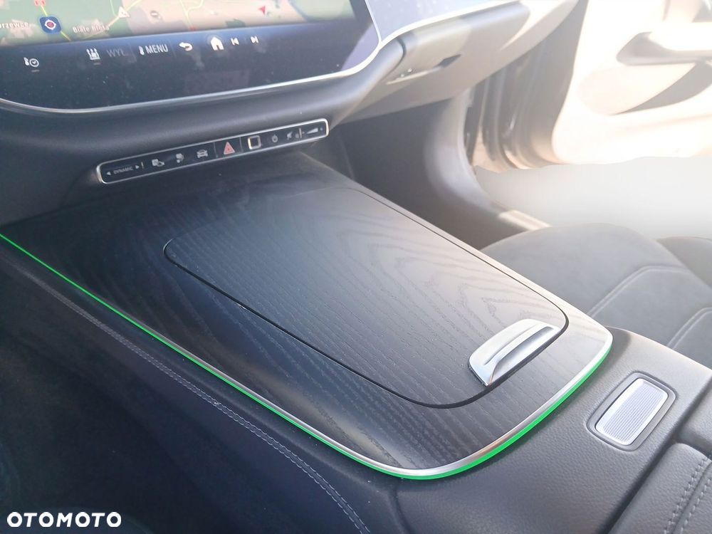 Mercedes-Benz Klasa E 300 de PHEV 4-Matic AMG 9G-Tronic - 26