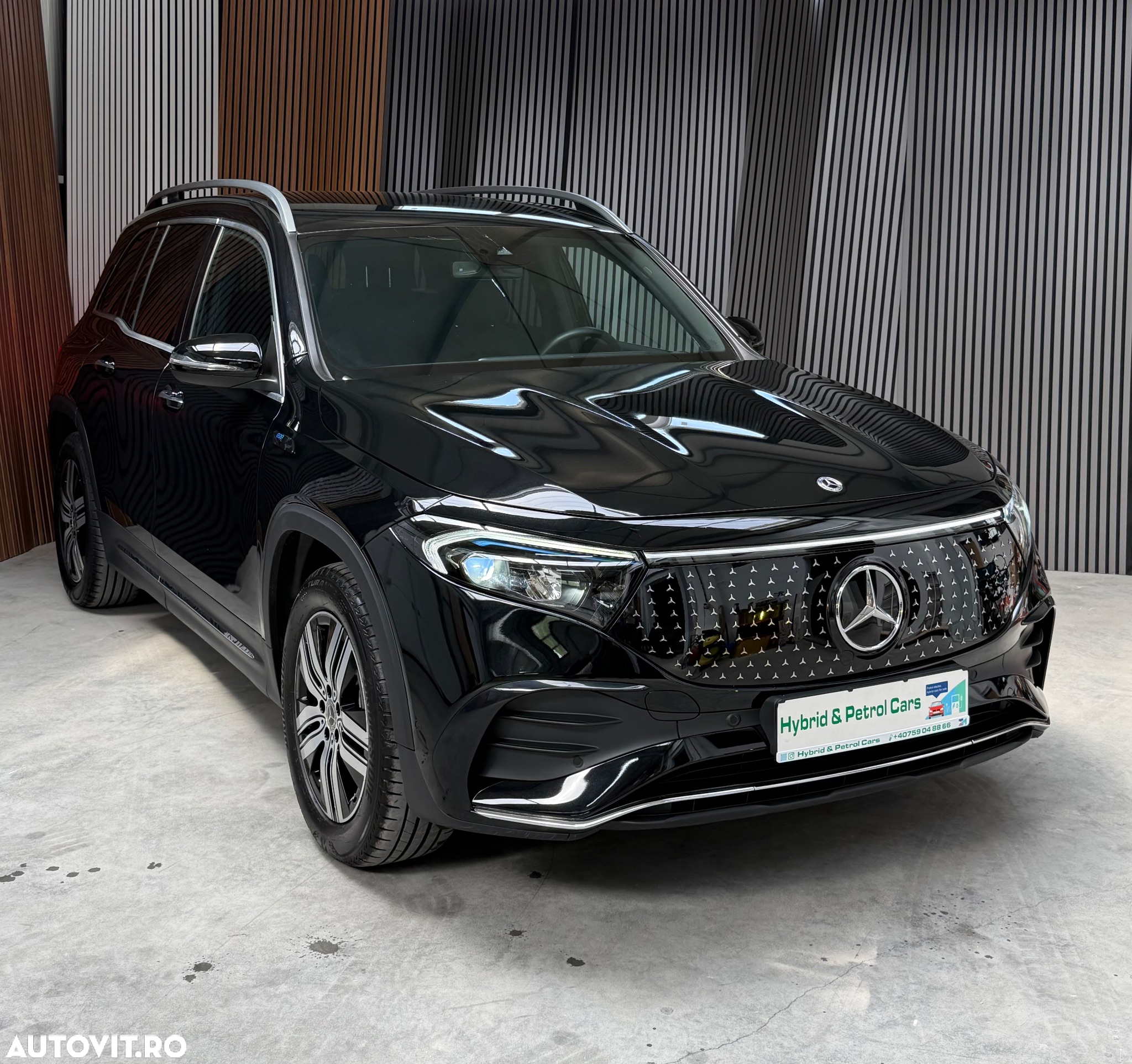 Mercedes-Benz EQB - 2