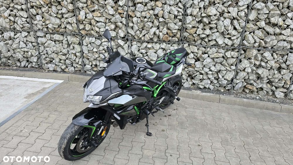 Kawasaki H2 - 4