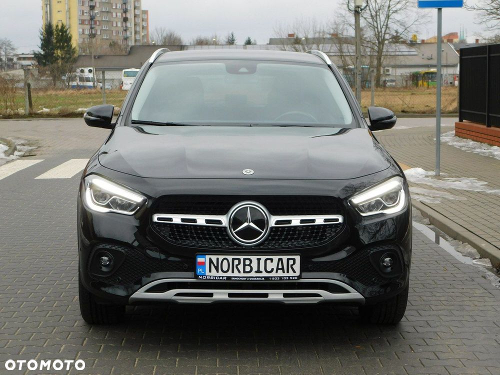 Mercedes-Benz GLA - 2