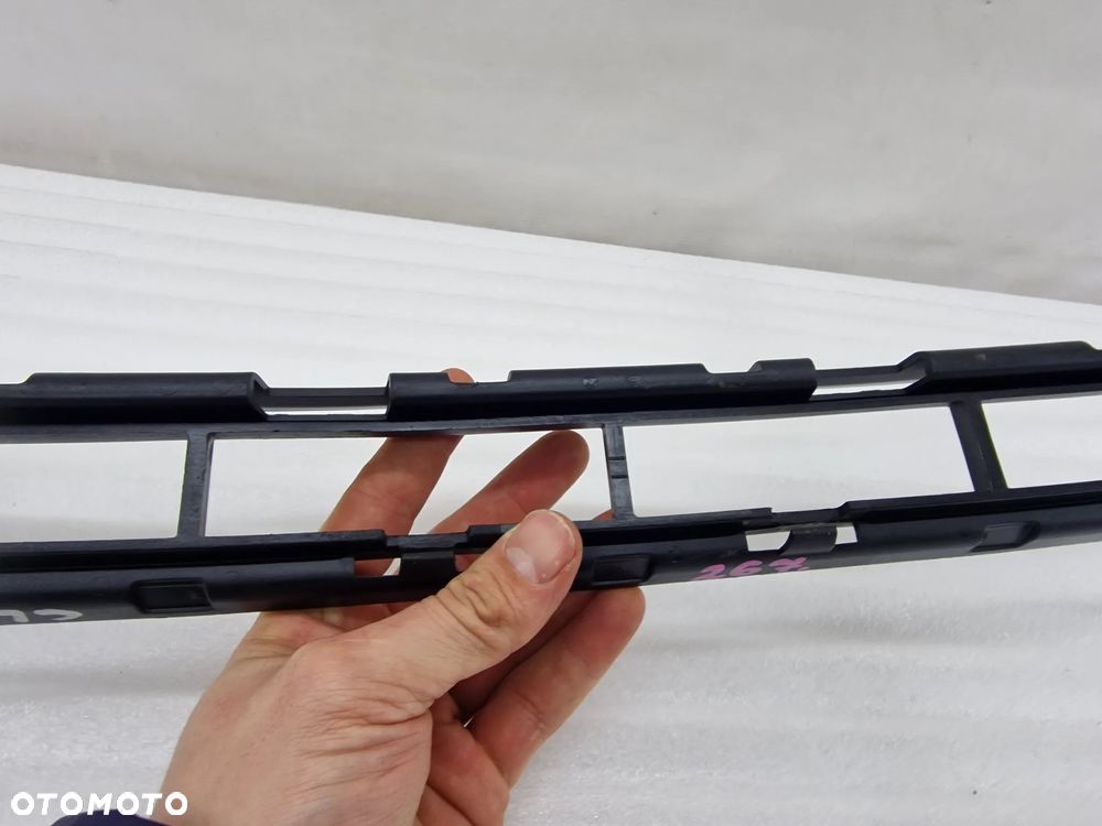 RENAULT CLIO III 3 LIFT 09-12 KRATKA ŚRODKOWA ZDERZAKA PRZEDNIEGO NR 019370 , NR AUKCJI K267 - 6