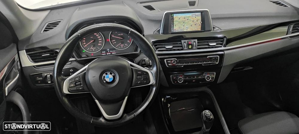BMW X1 18 d sDrive Line Sport - 9