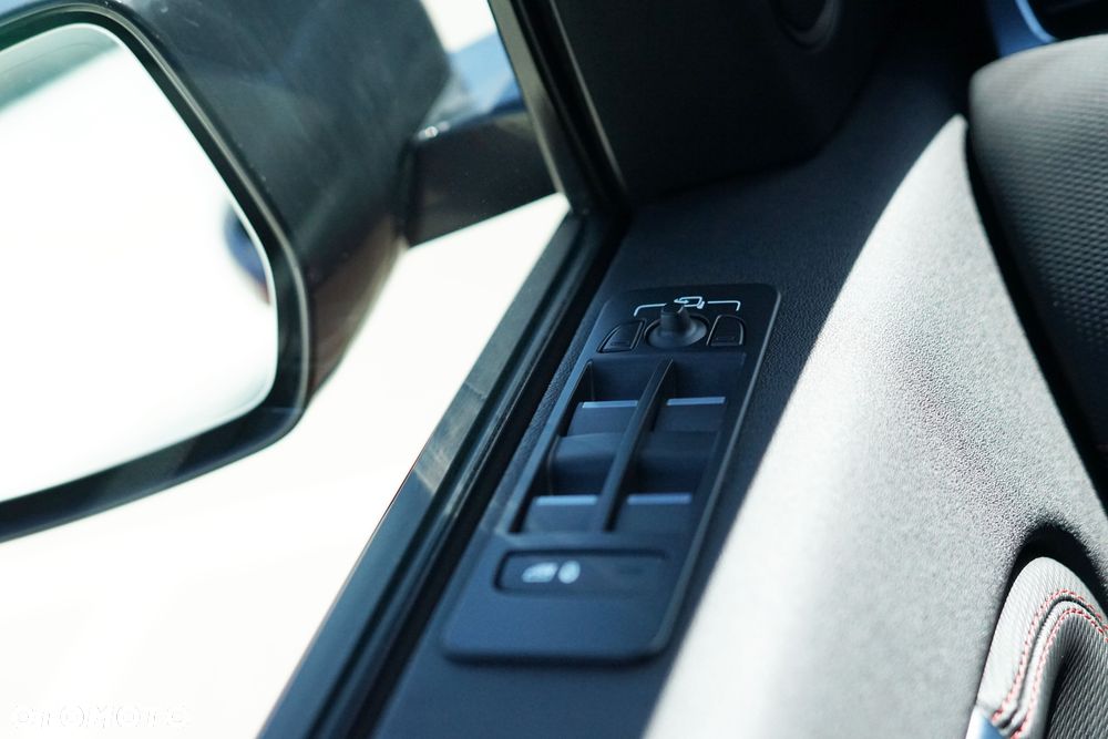 Land Rover Discovery Sport - 18