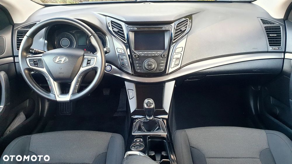 Hyundai i40 Kombi blue 1.7 CRDi Premium - 16