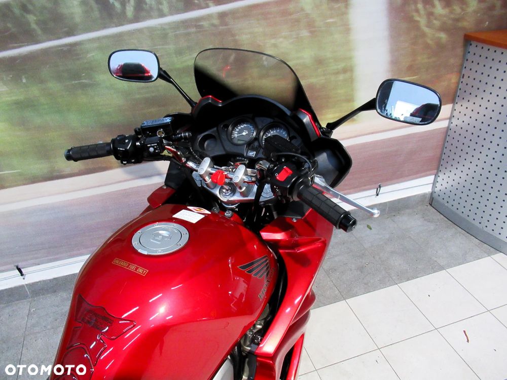 Honda CBF - 11