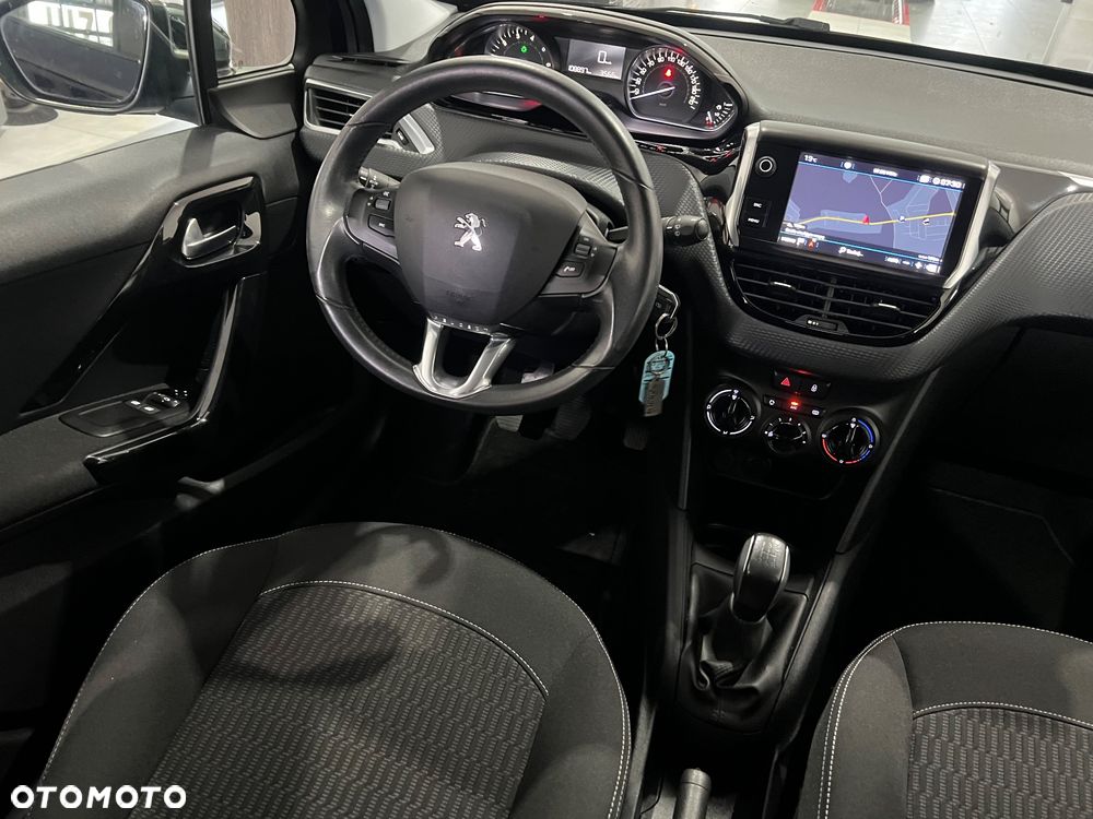 Peugeot 208 - 19