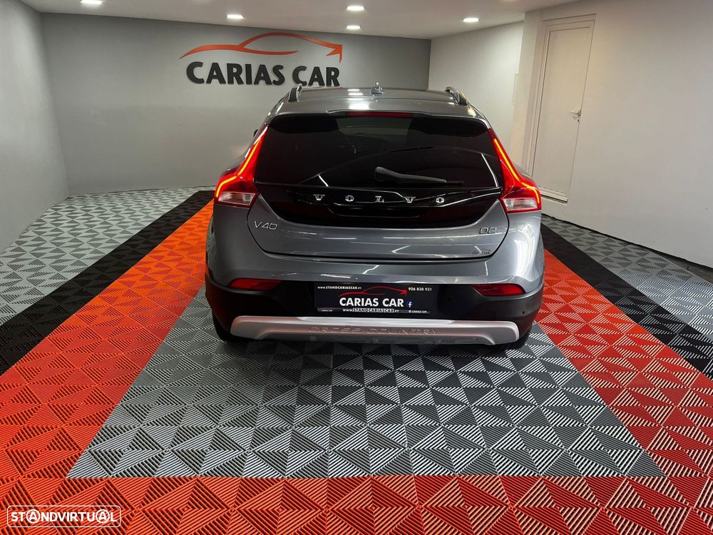 Volvo V40 Cross Country 2.0 D2 Summum - 4