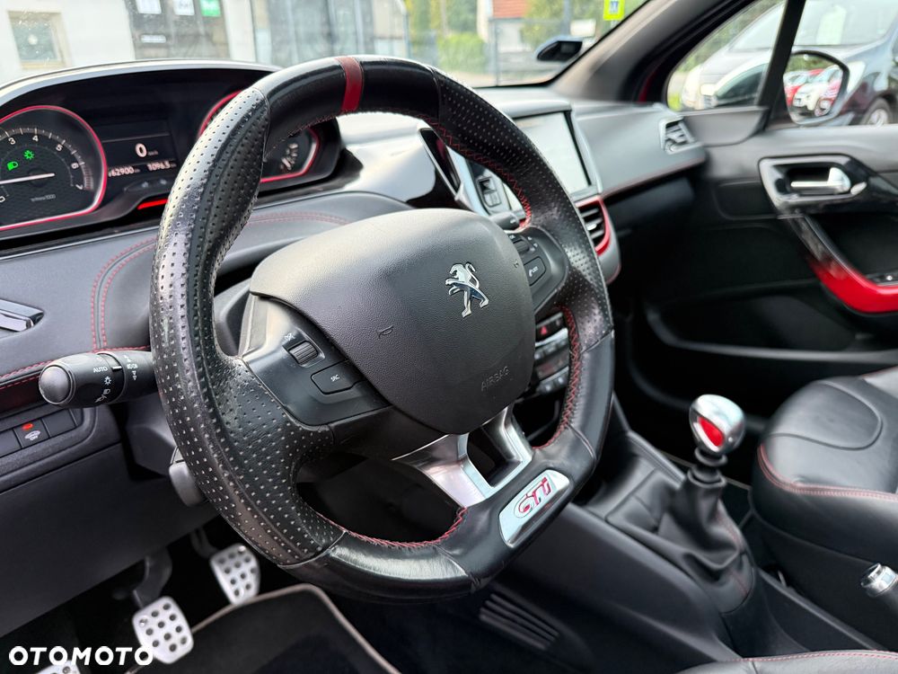 Peugeot 208 GTI 200 THP - 23