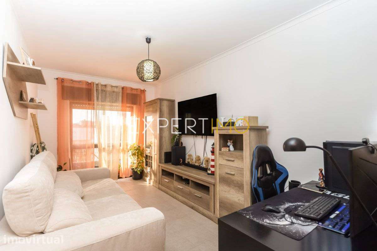 Apartamento T2 Remodelado na Azeda, Setúbal – Varanda Virada a Sul... - Grande imagem: 4/19