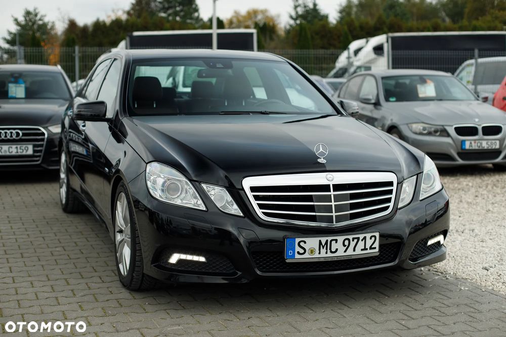 Mercedes-Benz Klasa E 350 CGI BlueEFFICIENCY 7G-TRONIC Avantgarde - 3